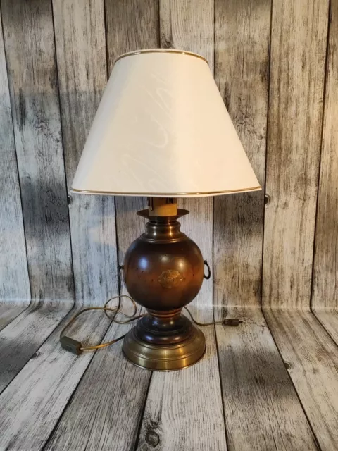 Belle Et Grande Lampe Rustique En Bois Et Laiton