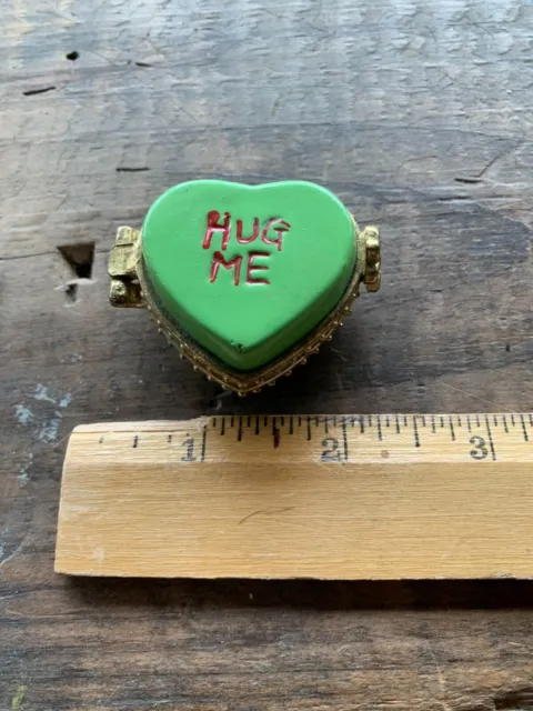 VALENTINE'S CERAMIC CANDY HEART TRINKET BOX "HUG ME" GREEN Pill Case ?