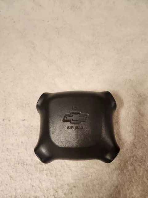 Chevrolet Chevy Silverado Blazer S10 horn button steering wheel center OEM