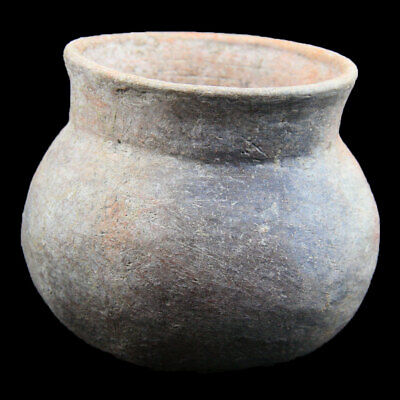 Chinese Xia Dynasty pottery vessel. Y942
