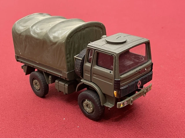 CIJ échélle 1:43 camion renault militaire avec un radar