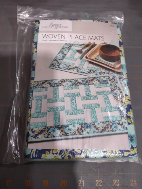 Annie's Holiday Quilters Club Kit Woven Place Mats