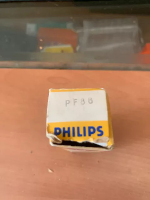 Philips PF86 Philips Vacuum Tube. 1 Tube.  NOS Tested