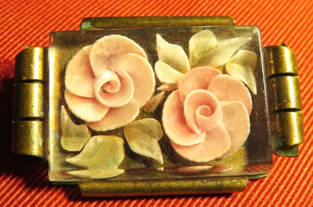 Broche Vintage Lucite Art Déco – Bogues De Châtaigniers Gravés – Métal Doré