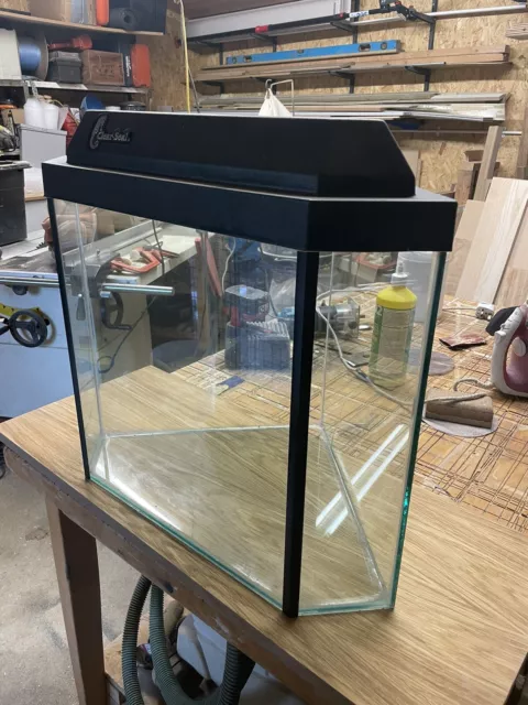 Clear seal fish sales tank