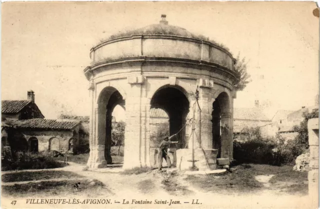 CPA VILLENEUVE-les-AVIGNON - La Fontaine St-JEAN (459348)