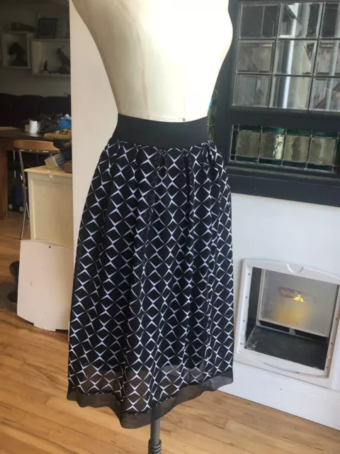 Vintage 1990S Size 14 Black White Elasticated Zip Waist Polyester Chiffon Skirt