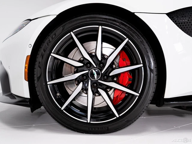 2020 ASTON MARTIN Vantage 4