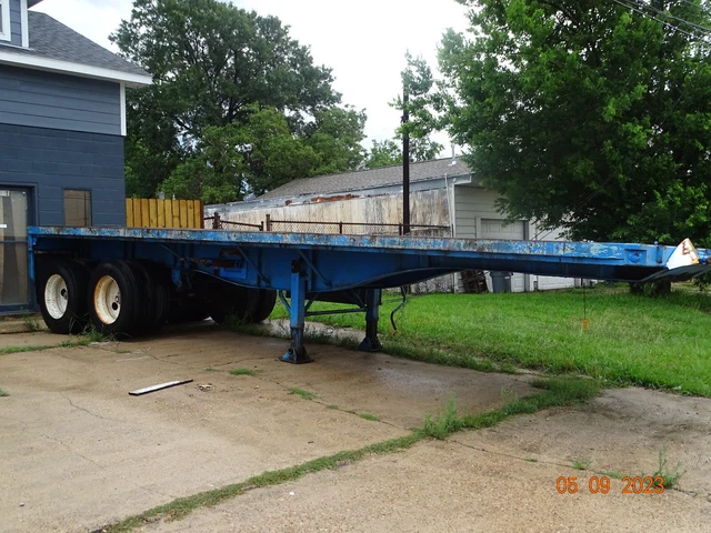 28 ft Lufkin Trailer
