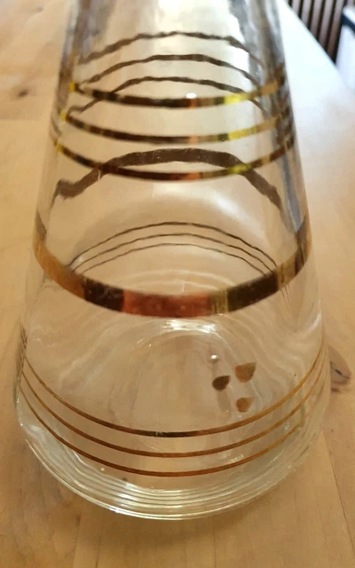 Carafe à liqueur ancienne avec bouchon en verre soufflé années 1950