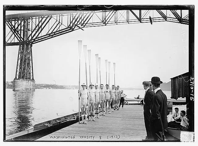 Photo:Washington Varsity 8,1913,Poughkeepsie Bridge,Hudson River,Rowing 1