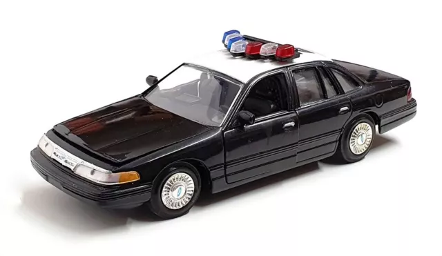 MOTORMAX 1 24 SCALE 12922E Ford Crown Victoria Police Car Black White 34.99 PicClick UK