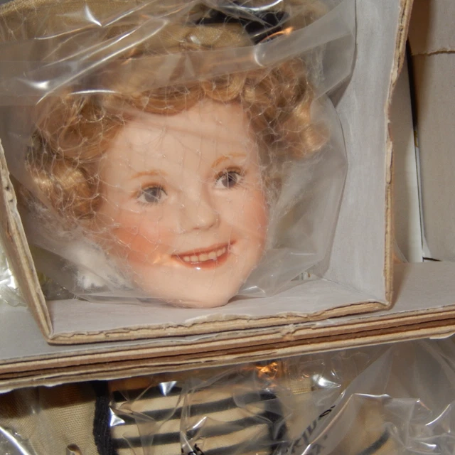 SHIRLEY TEMPLE Danbury Mint Porcelain Doll WEE WILLIE WINKIE Movie Classics MIB 2