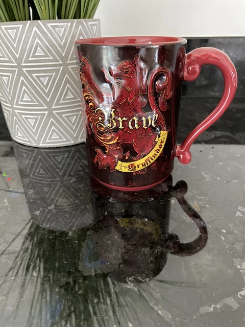 Harry Potter Gryffindor Embossed 3D Mug Warner Bros Studio Tour London Brand New 4