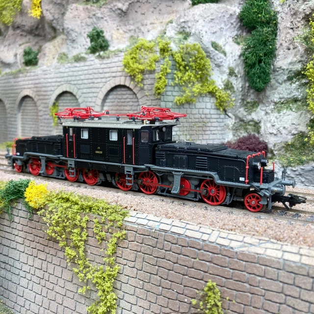 TRIX 25539 LOCOMOTIVE à vapeur série 81, SNCB/NMBS, livrée vert mousse/noire, di EUR 514,08 - FR