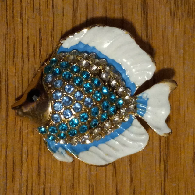 Hot Betsey Johnson Cute Rhinestone Blue Tropical Fish Crystal Charm Brooch Pin