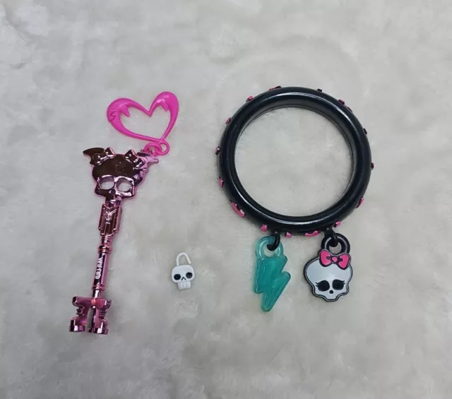 Monster high Draculaura Skelton Key/ Skull Lock/ And Child's Bracelet