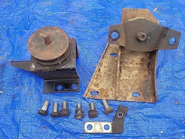 Land Rover R380 Gearbox Mounts RANGE ROVER CLASSIC Gearbox Tranfer Box Mounts with Bolts £47.48 ...