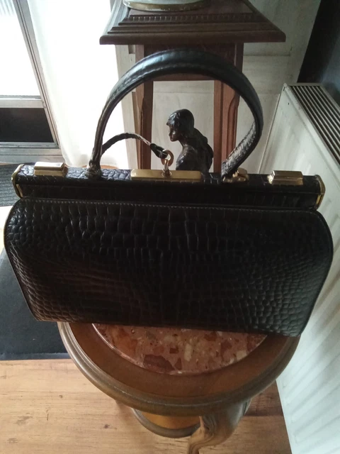 Sac En Cuir Vernis Marron Imitation Croco - Style Porté épaule - Bon état (fermoir à Remplacer) - Marque Générique - Taille Jour Pour Femme