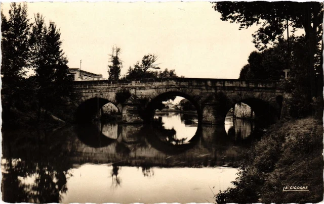 CPA CHALONS-sur-MARNE Le Pont des Mariniers (491346)