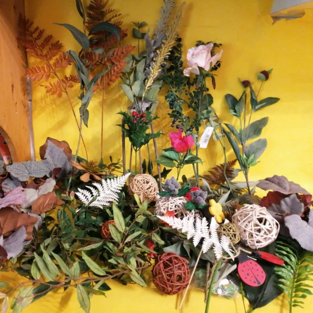 Floristik Dekoteile Blumen Reste Konvolut für Hobby Bastler und Kreative