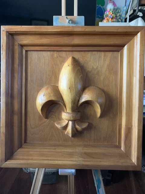 Beautiful Hand Carved Fleur De Leaf.