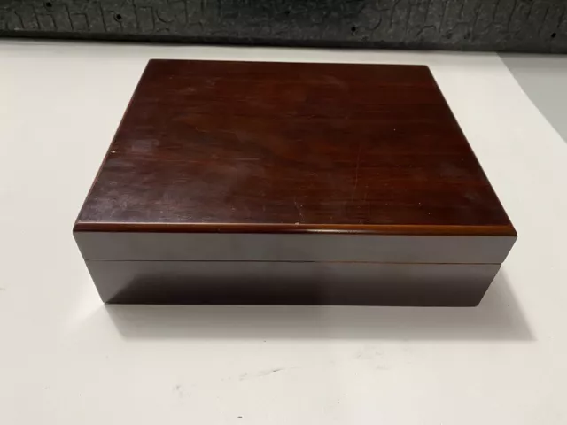 Quality Importers Mahogany Wood Humidor / Cigar Cutter/3 Cigar Pocket Case