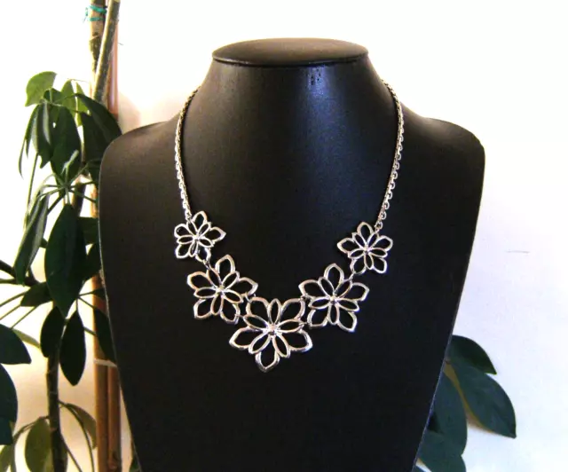 Superb Silver Tone Floral Chunky Statement Necklace - Excellent