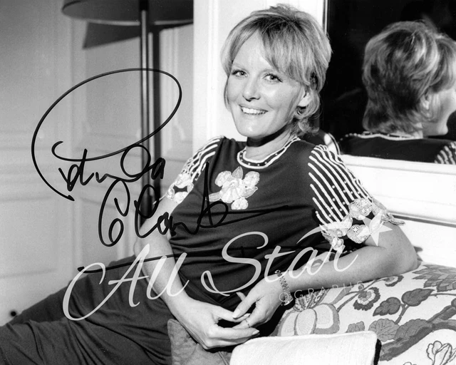 PETULA CLARK - British Singer & Actress Signed Photograph 03 (MC)