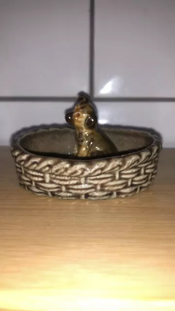 Vintage Wade Dog in a Basket Trinket Dish 2