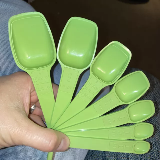 Vintage Tupperware Measuring Spoons Set of 7 1272-1266 + D Ring Green Apple