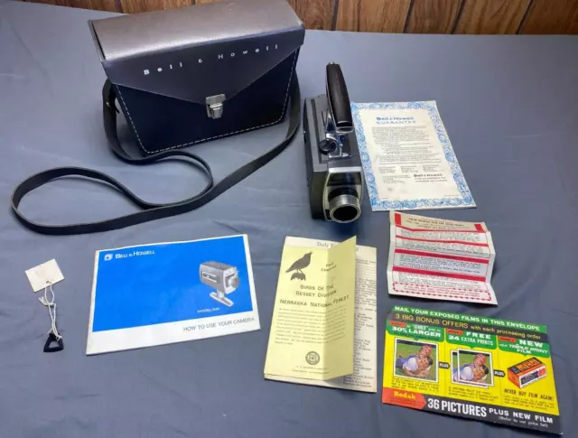 Vintage Bell & Howell Super Eight Model 435 Autoload Movie Camera W/ Carry Case