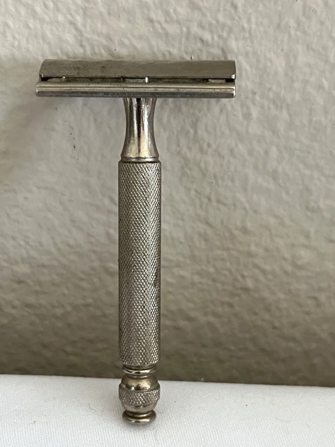 Vintage 1957 Gillette Tech Etched Logo Cap De Safety Razor C-2