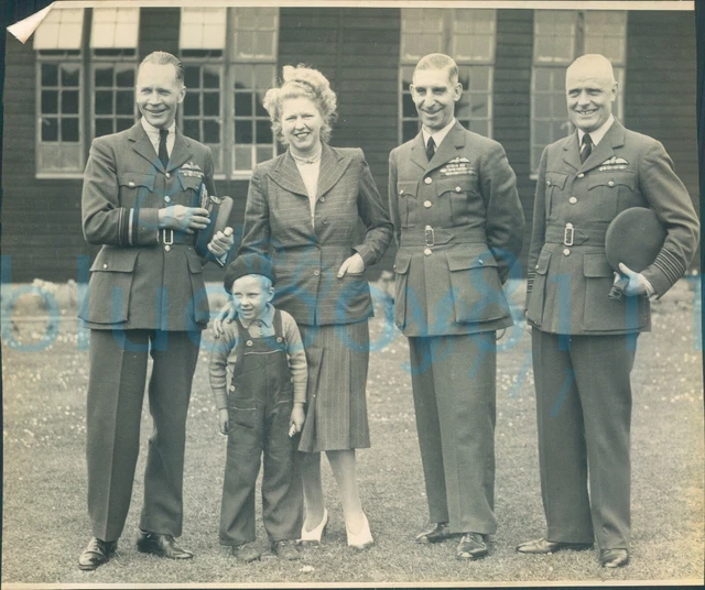 POST WW2 PHOTO SASO Officers RAF Base A/C J F Young Inspecting Airmen