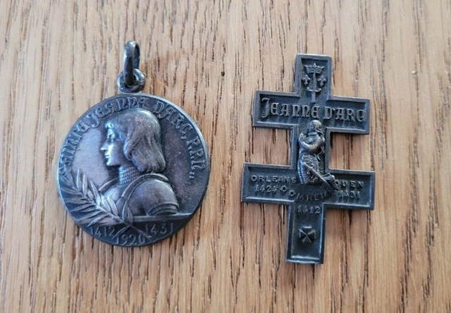 ANCIENNE BROCHE JEANNE d'Arc Auréolée Croix de Lorraine Chardons Laiton Doré 19è EUR 20,00