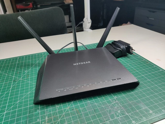 Router Netgear Nighthawk R7000 AC1900 - firmware custom DD-WRT r36527