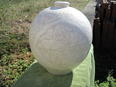 Wonderful Ivory Glazed Hand Carved Ball Vase Art Pottery
