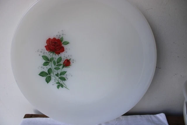 Plat De Service Ovale Arcopal Modèle Roses, Feuilles D