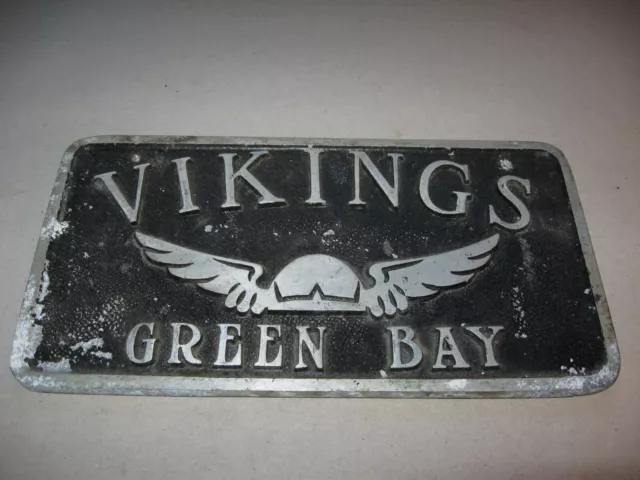 Vintage Circa 1960s Green Bay Wisconsin "Vikings" Car Club License Plate Badge