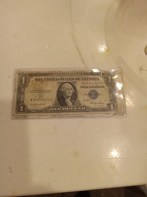 Series 1935 E Blue Seal. One Dollar Silver Certificate Note Rare (two)