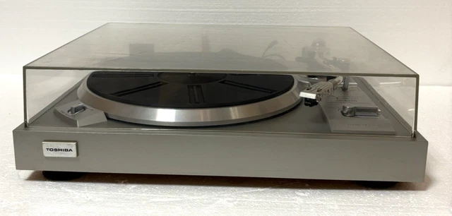 Un Disegno Di Un Giradischi Su Un Disco Rosso. | Vettore Premium - Foto 6