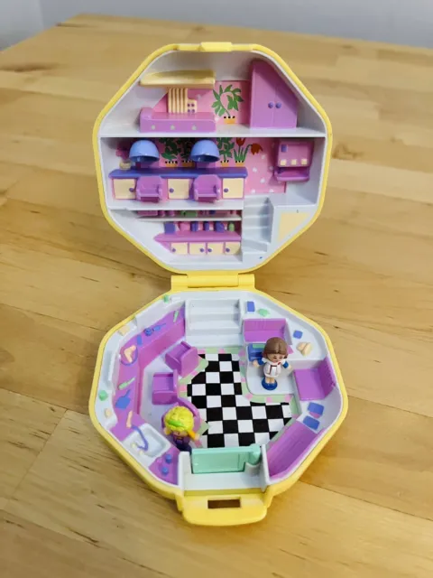 Vintage POLLY POCKET 1990 Hair Salon Bluebird FULLY COMPLETE