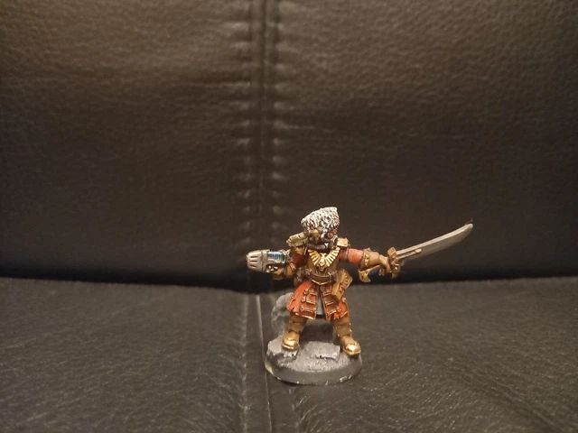 Figurine Warhammer 40k - Vostroyan Firstborn Captain (Pistolet) - Metal - Peinte - Socle