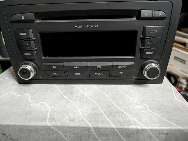 Audi Chorus Generation II Autoradio - Original CD Radio Mit Flexmetallic-Blende