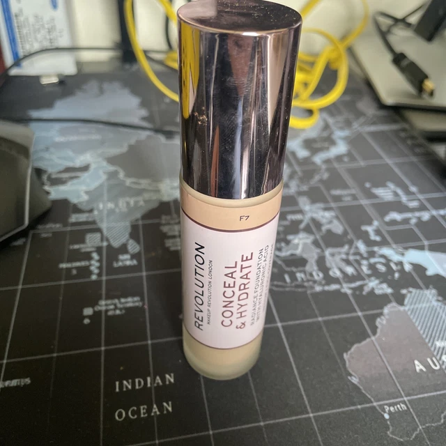 Make-up-Revolution | Fondotinta Nascondi e Idrato F7- con ialurone