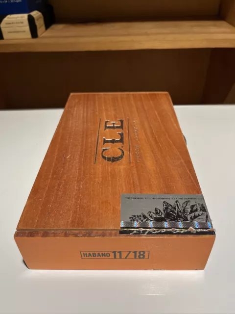 CLE CIGAR COMPANY - Empty Wooden Cigar Box Habano 11/18 2