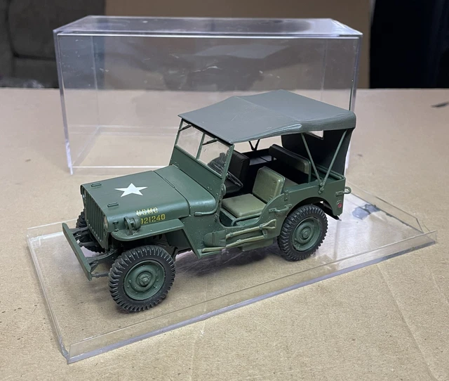 VINTAGE ADULT BUILT Testors/Italeri 1/24 Willys Jeep MB WWII Model 19.