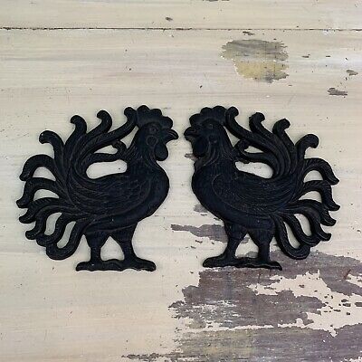 CAST IRON ROOSTERS - Vtg Set of 2 Decorative Kitchen Wall Hanging, 5.5”
