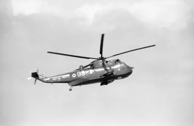 706 Sqn, Sea King HAS.2A, XV656 '593/CU' at Culdrose, 25 Jul 1979 - B&W Neg_9379