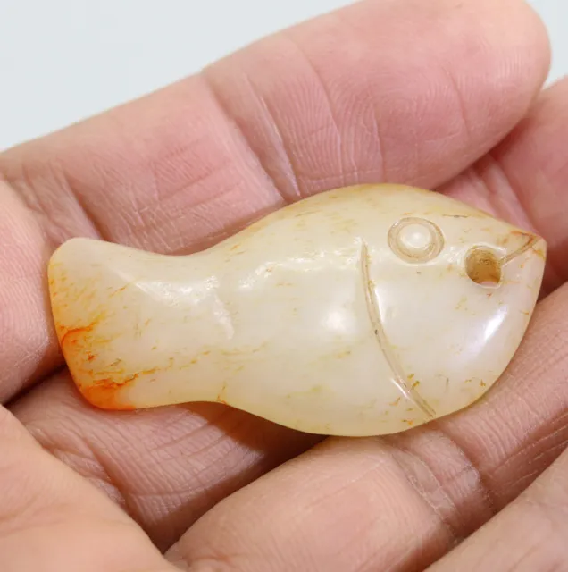 Collection hand-carved Chinese HeTian white jade fish amulet pendant D590